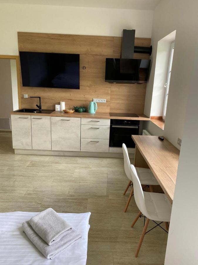 Hostinec U Zlate Lipy Noviny pod Ralskem Exterior foto