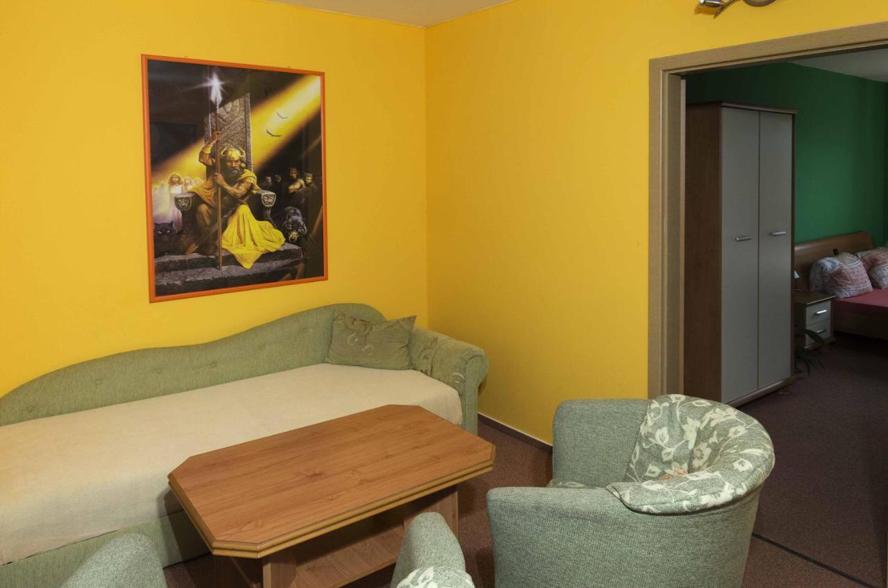 Hostinec U Zlate Lipy Noviny pod Ralskem Exterior foto